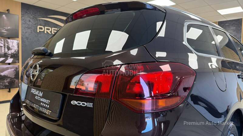 Opel Astra J //1.6 CDTI///SALON