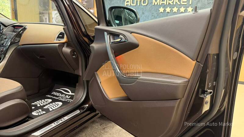 Opel Astra J //1.6 CDTI///SALON