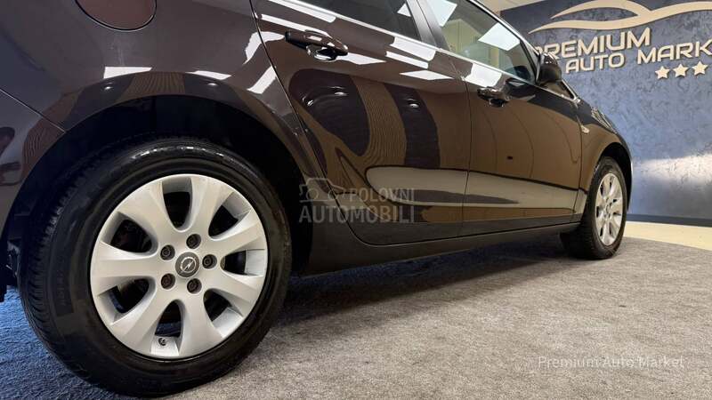 Opel Astra J //1.6 CDTI///SALON