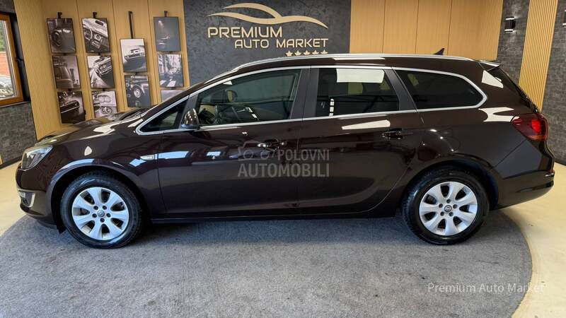 Opel Astra J //1.6 CDTI///SALON