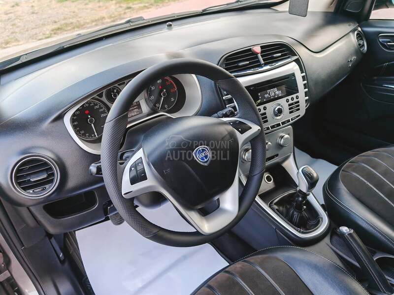 Lancia Delta 1.6D /ARGENTO