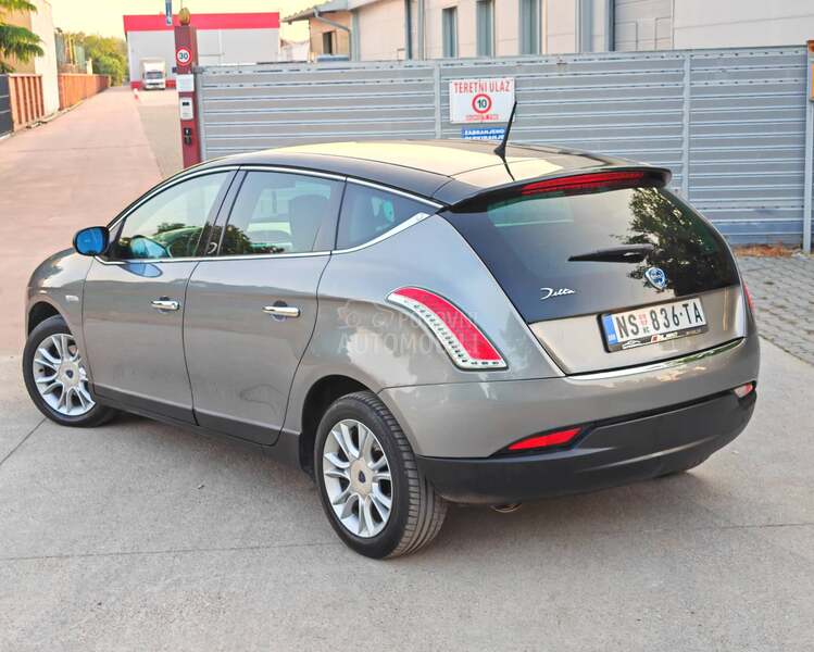 Lancia Delta 1.6D /ARGENTO