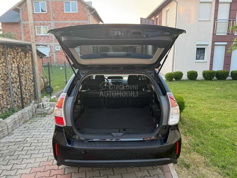 Toyota Prius + HIBRID REG