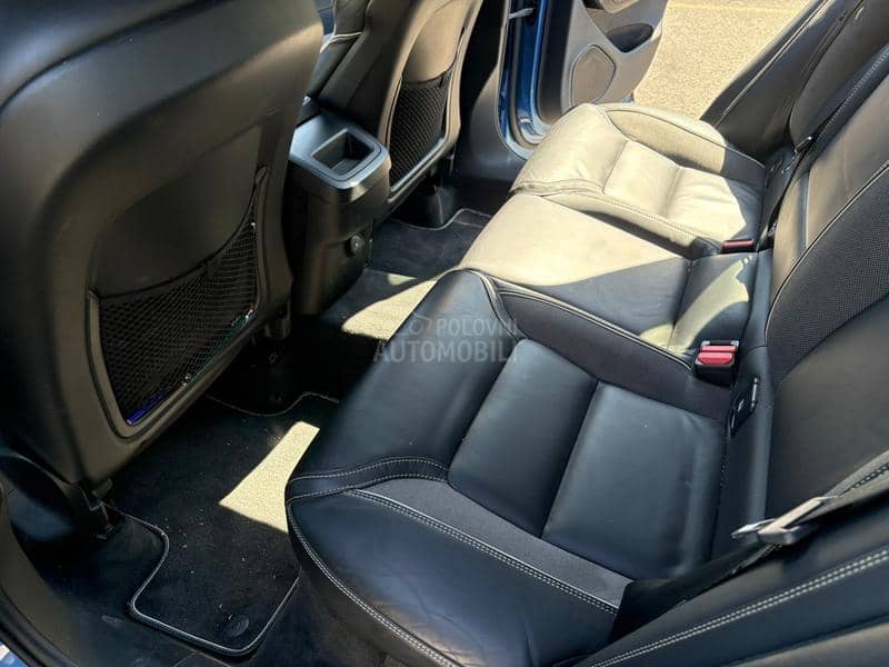 Volvo XC60 B4 R Design AWD