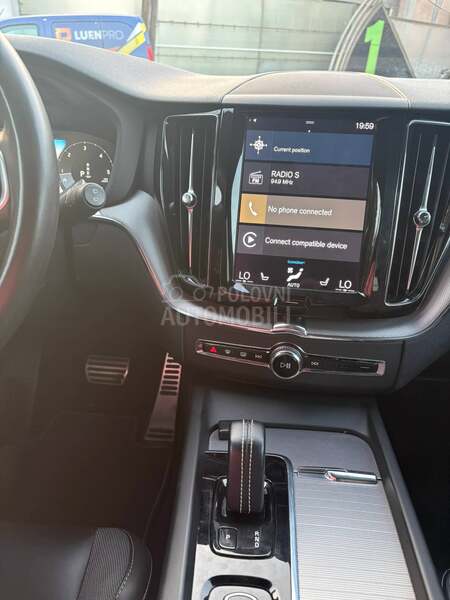 Volvo XC60 B4 R Design AWD