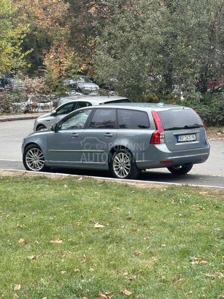Volvo V50 