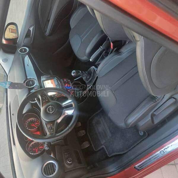 Opel Adam 