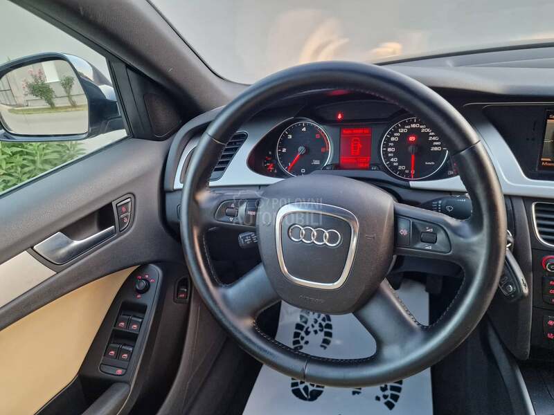 Audi A4 //TOOP OPREMAA