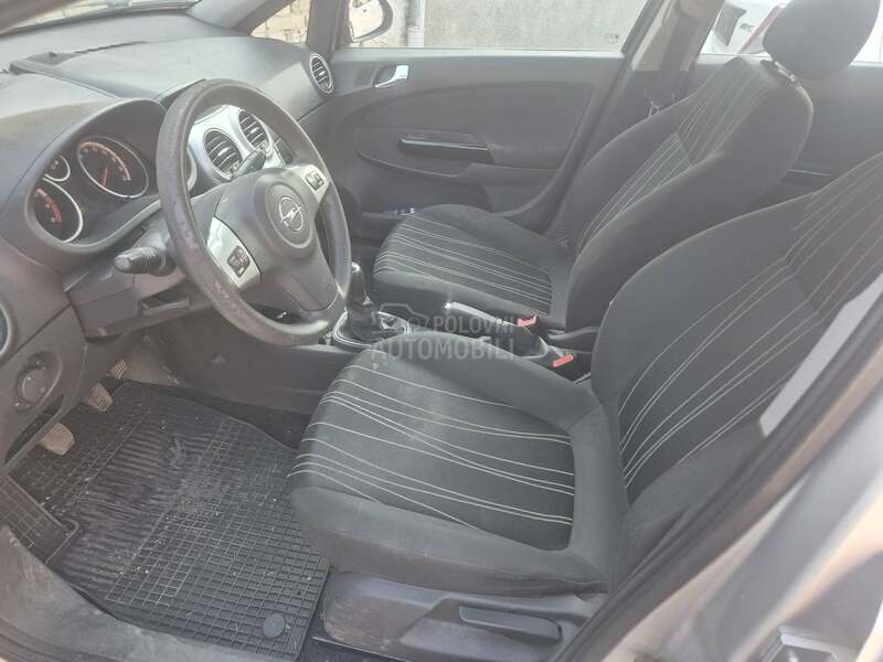 Opel Corsa D 1.2 b