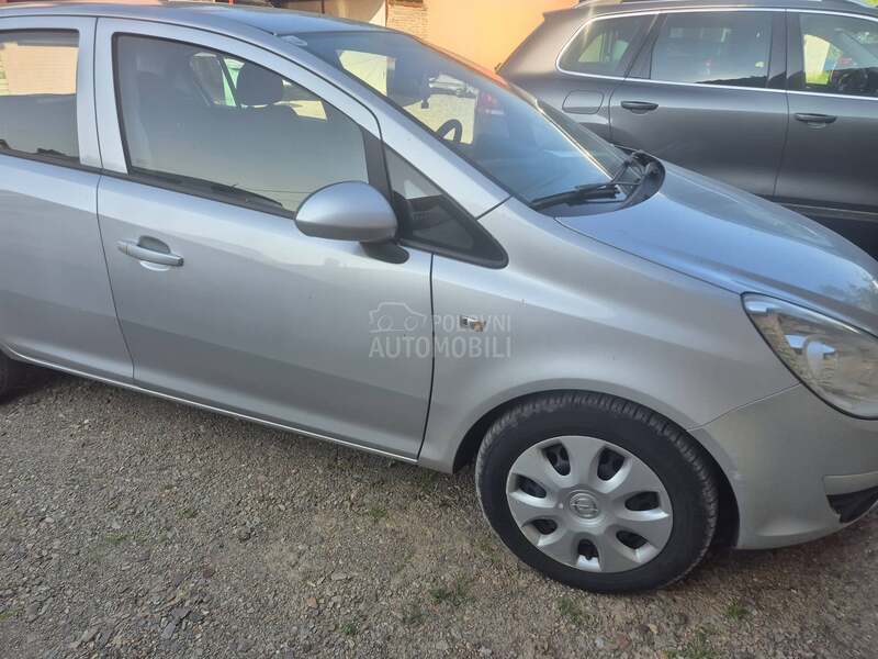 Opel Corsa D 1.2 b