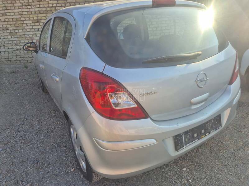 Opel Corsa D 1.2 b