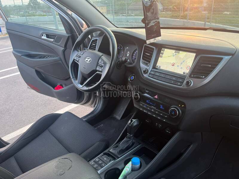 Hyundai Tucson 4x4 auto matik