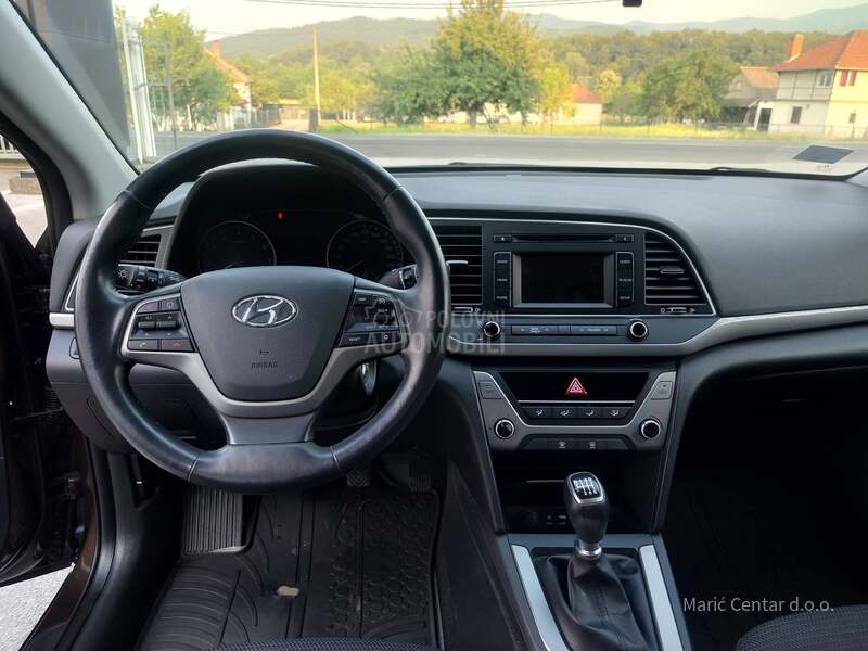 Hyundai Elantra 1.6 MPI