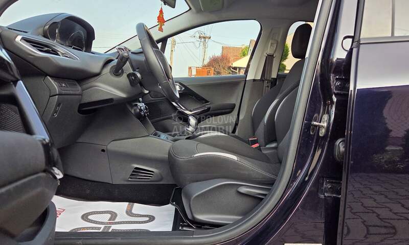Peugeot 208 1.2 Style