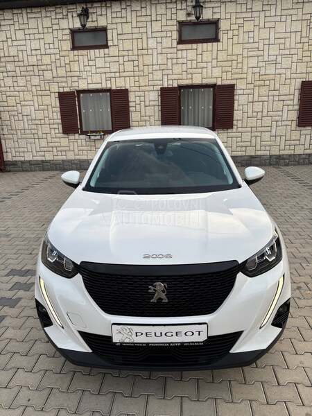 Peugeot 2008 1.2 N A V I G A C