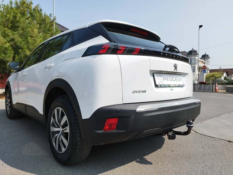 Peugeot 2008 1.2 N A V I G A C