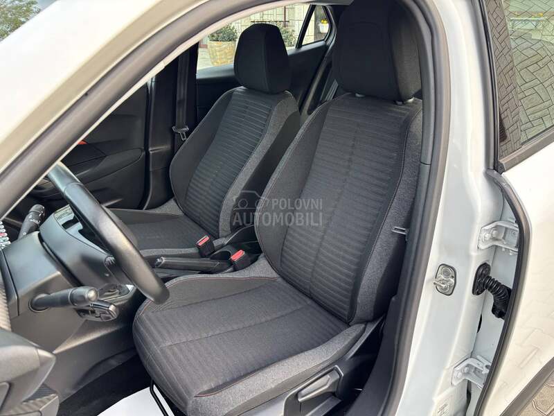 Peugeot 2008 1.2 N A V I G A C