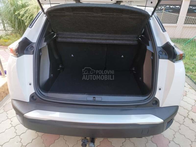 Peugeot 2008 1.2 N A V I G A C