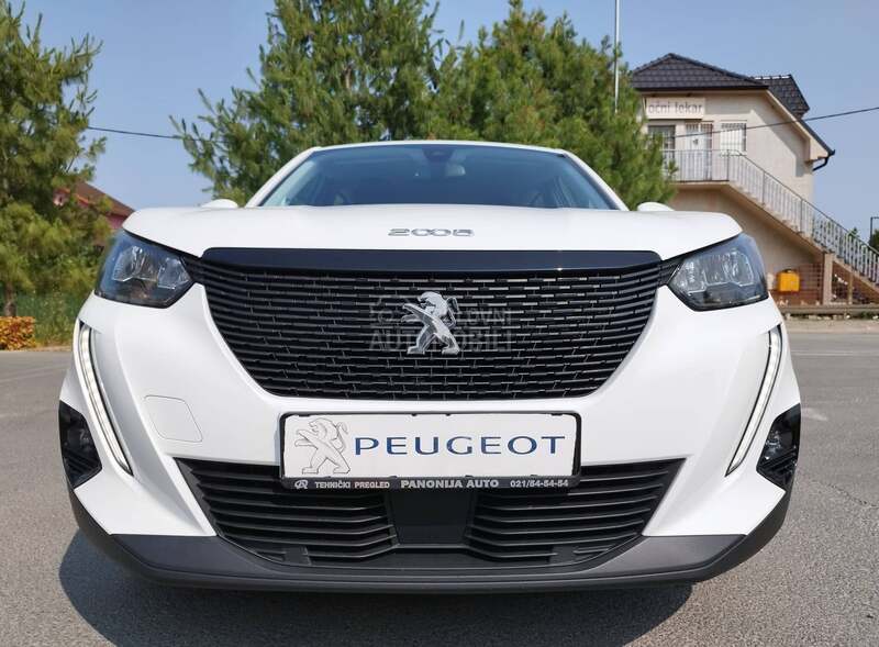 Peugeot 2008 1.2 N A V I G A C