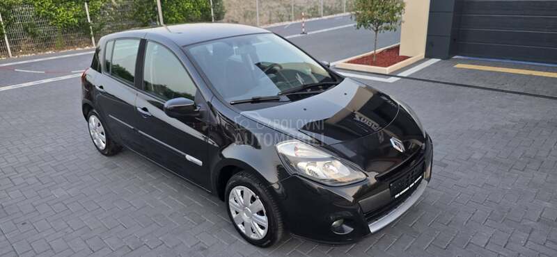 Renault Clio 1.2TNG/141k/Car vert