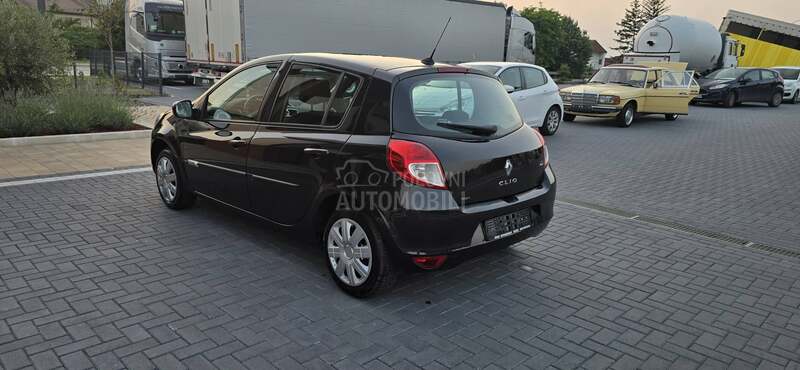 Renault Clio 1.2TNG/141k/Car vert
