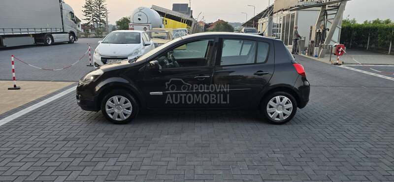 Renault Clio 1.2TNG/141k/Car vert