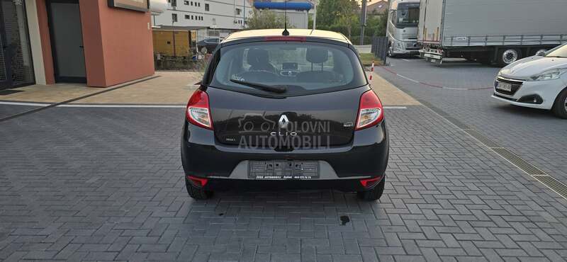 Renault Clio 1.2TNG/141k/Car vert