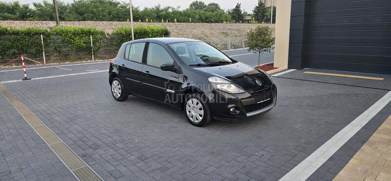 Renault Clio 1.2TNG/141k/Car vert