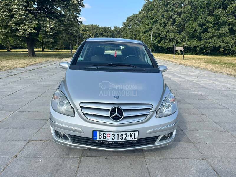 Mercedes Benz B 200 