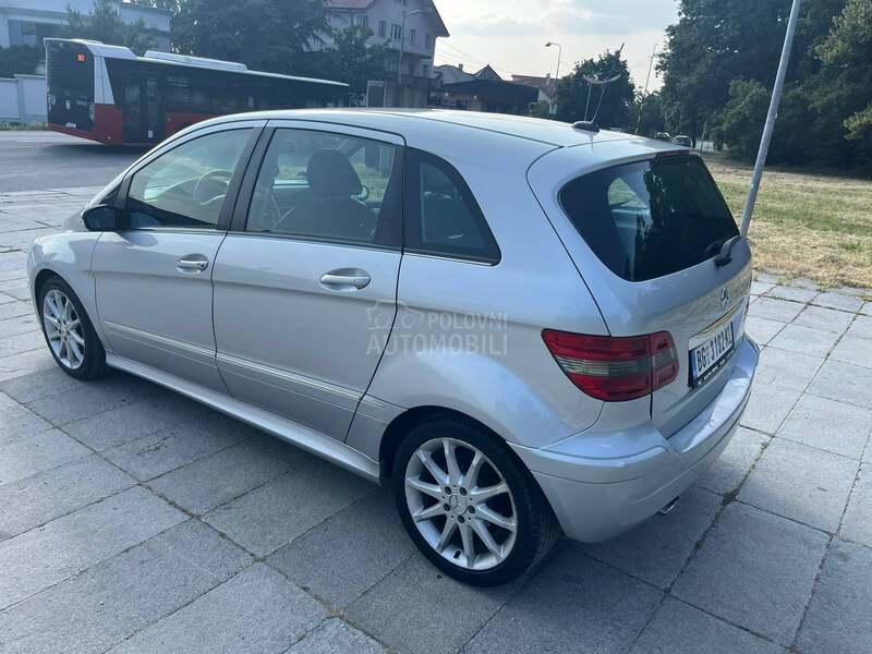 Mercedes Benz B 200 