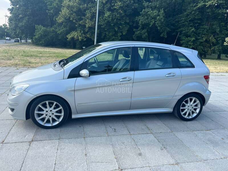 Mercedes Benz B 200 