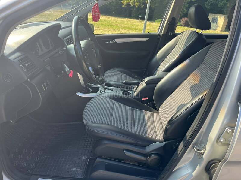 Mercedes Benz B 200 