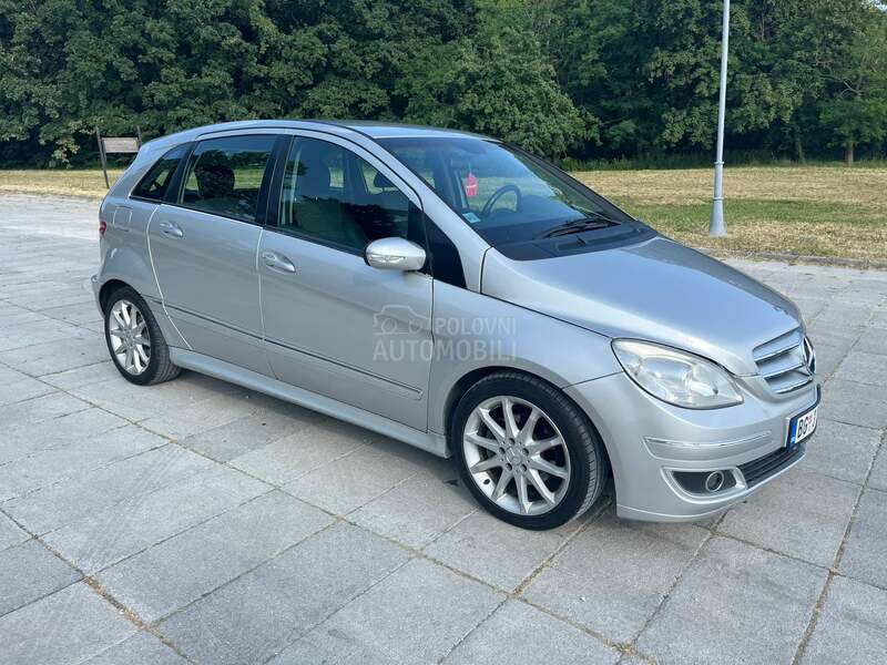 Mercedes Benz B 200 