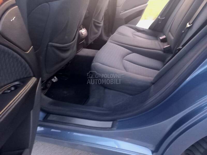 Mercedes Benz E 220 CDI