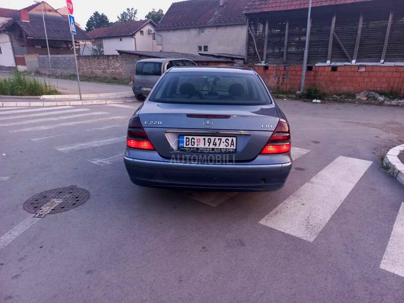 Mercedes Benz E 220 CDI