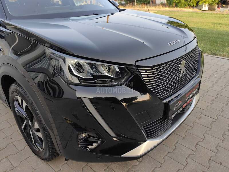 Peugeot 2008 1.5 ALLURE/3D VIRTU