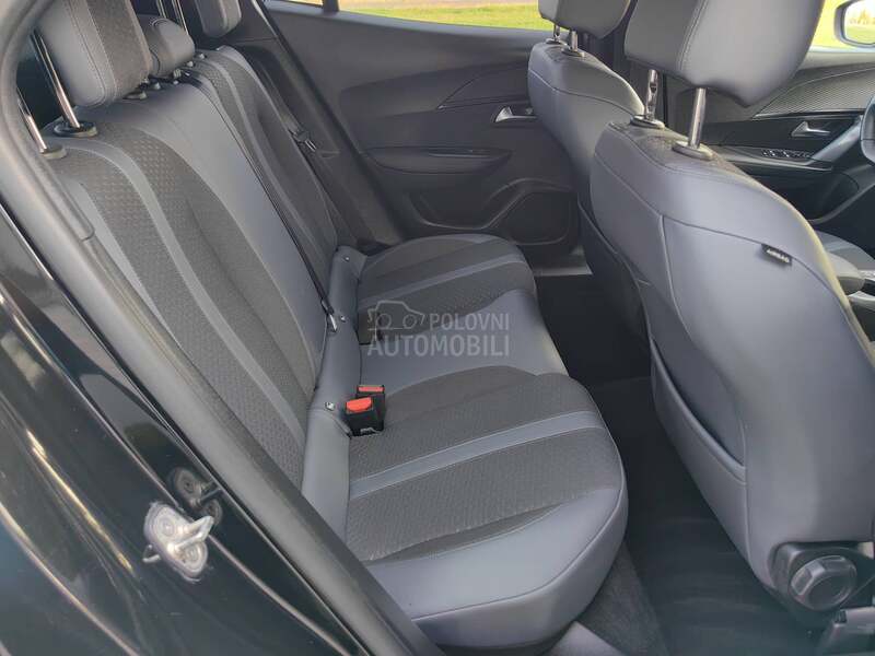 Peugeot 2008 1.5 ALLURE/3D VIRTU