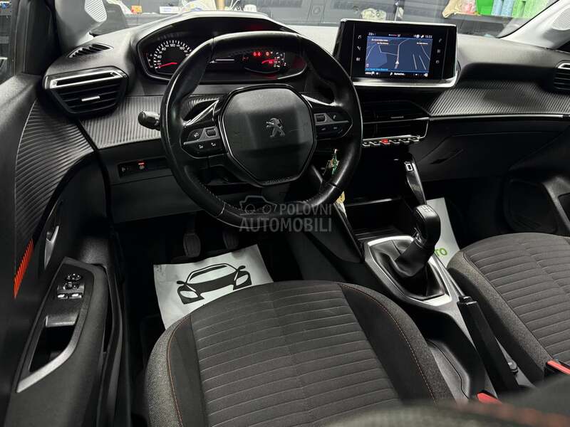 Peugeot 208 1.2b/fabričko stanje