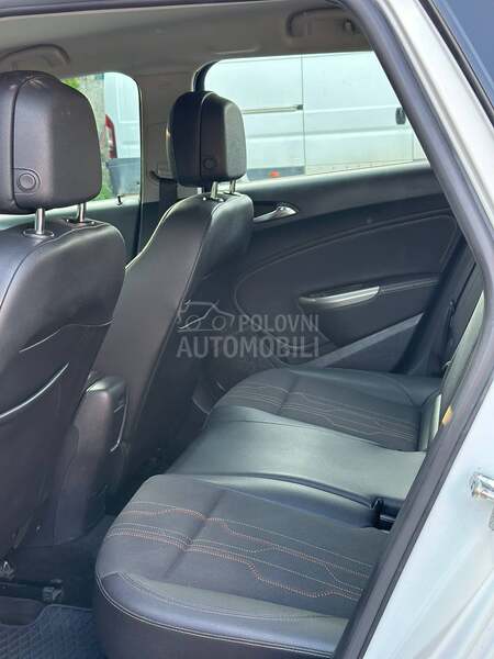 Opel Astra J 