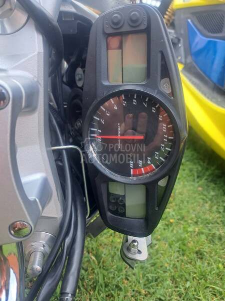 Suzuki gsr 600 delovi