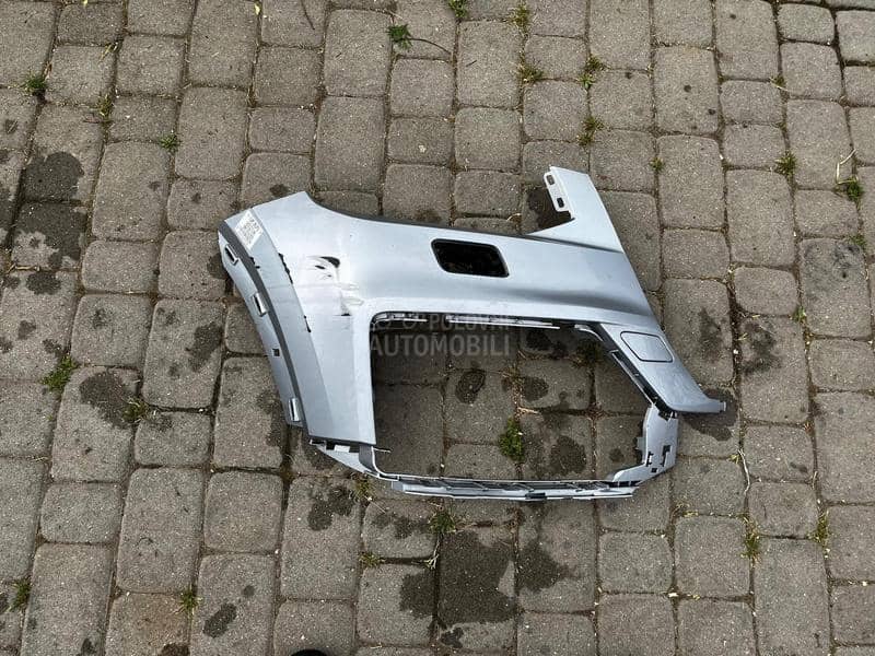 Desni deo prednjeg branika