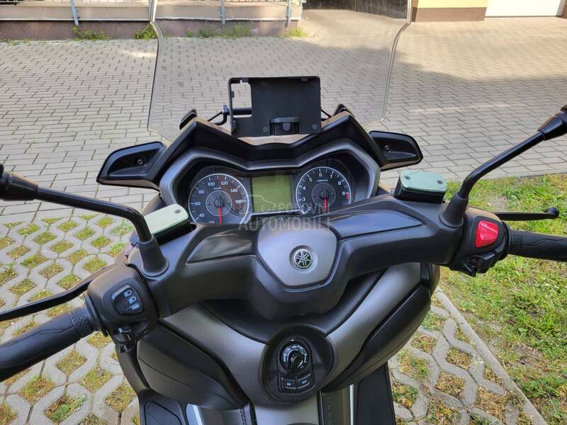 Yamaha Xmax 300