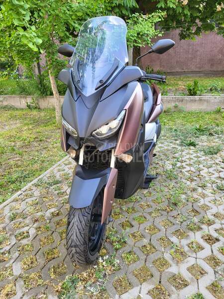 Yamaha Xmax 300