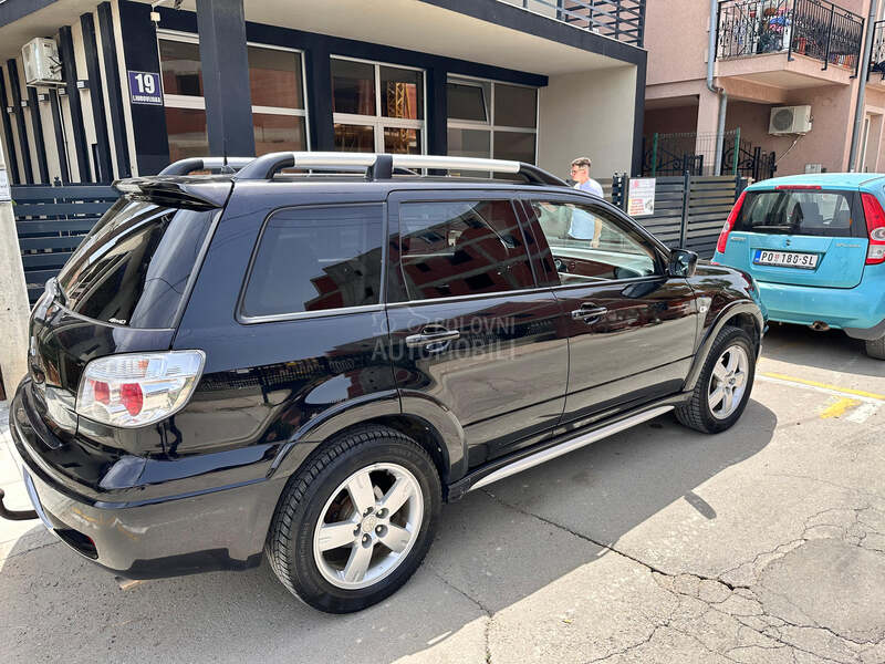 Mitsubishi Outlander 