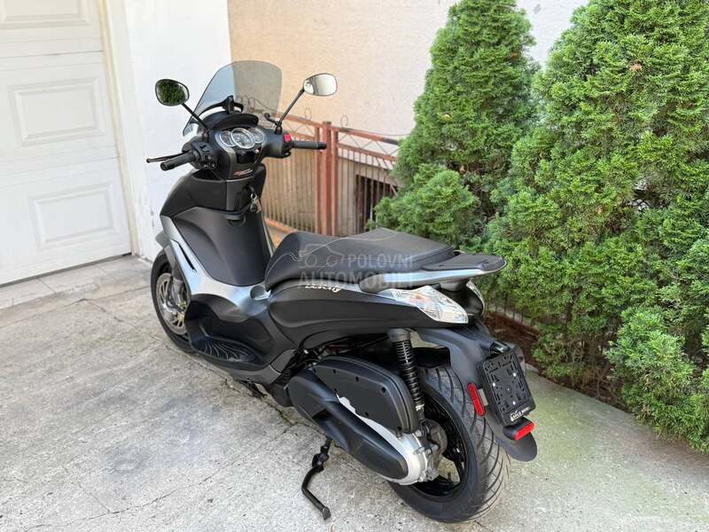 Piaggio Beverly 350 Sport Touring