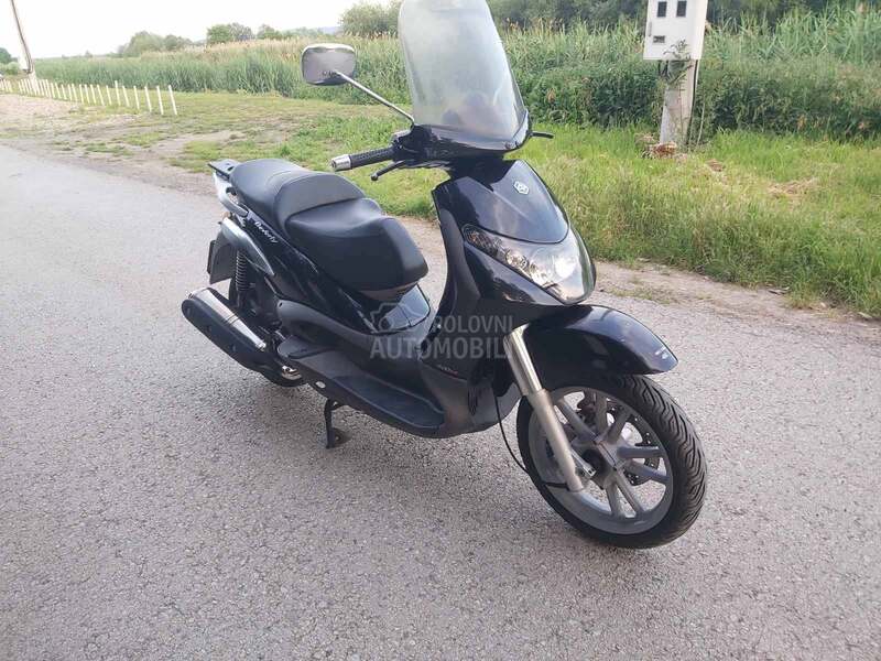 Piaggio Beverly 400