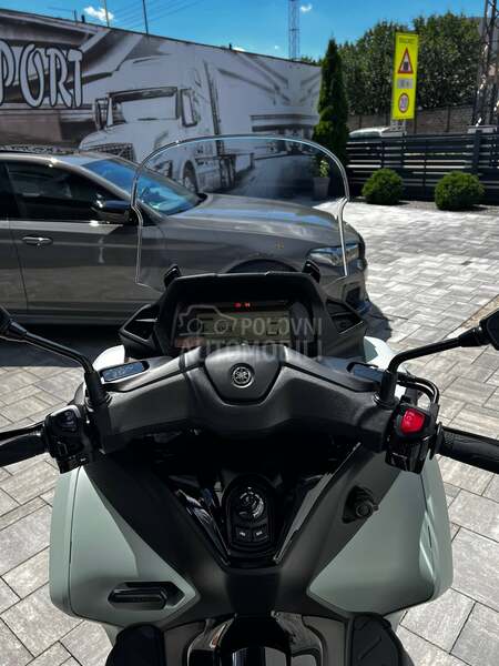 Yamaha Tricity 300
