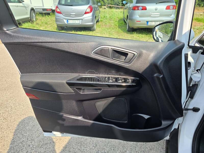 Ford B-Max Titanium X