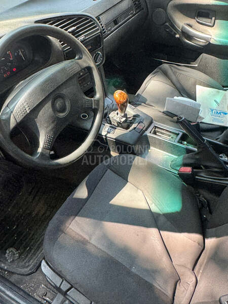 BMW 318 1.8i