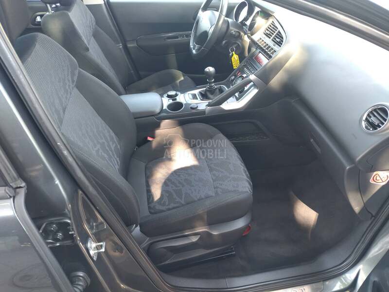 Peugeot 3008 1.6 hdi/pano/head-up